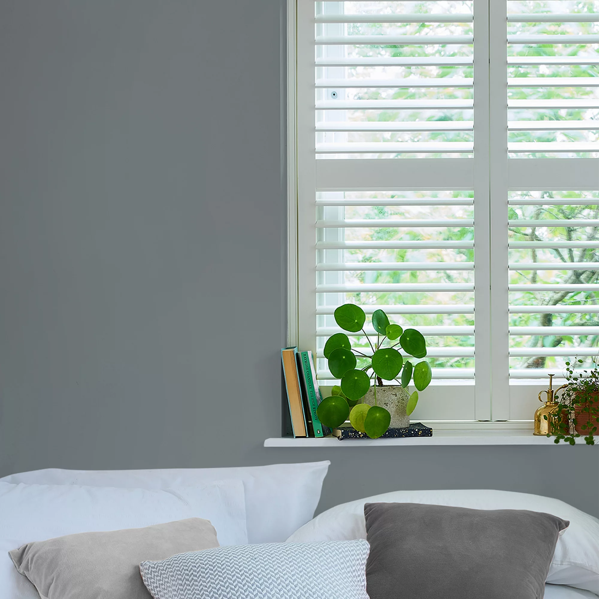 Laura Ashley Dark Slate Matt Emulsion Paint, 5L 7 Laura Ashley Dark Slate Matt Emulsion Paint, 5L - Image 5