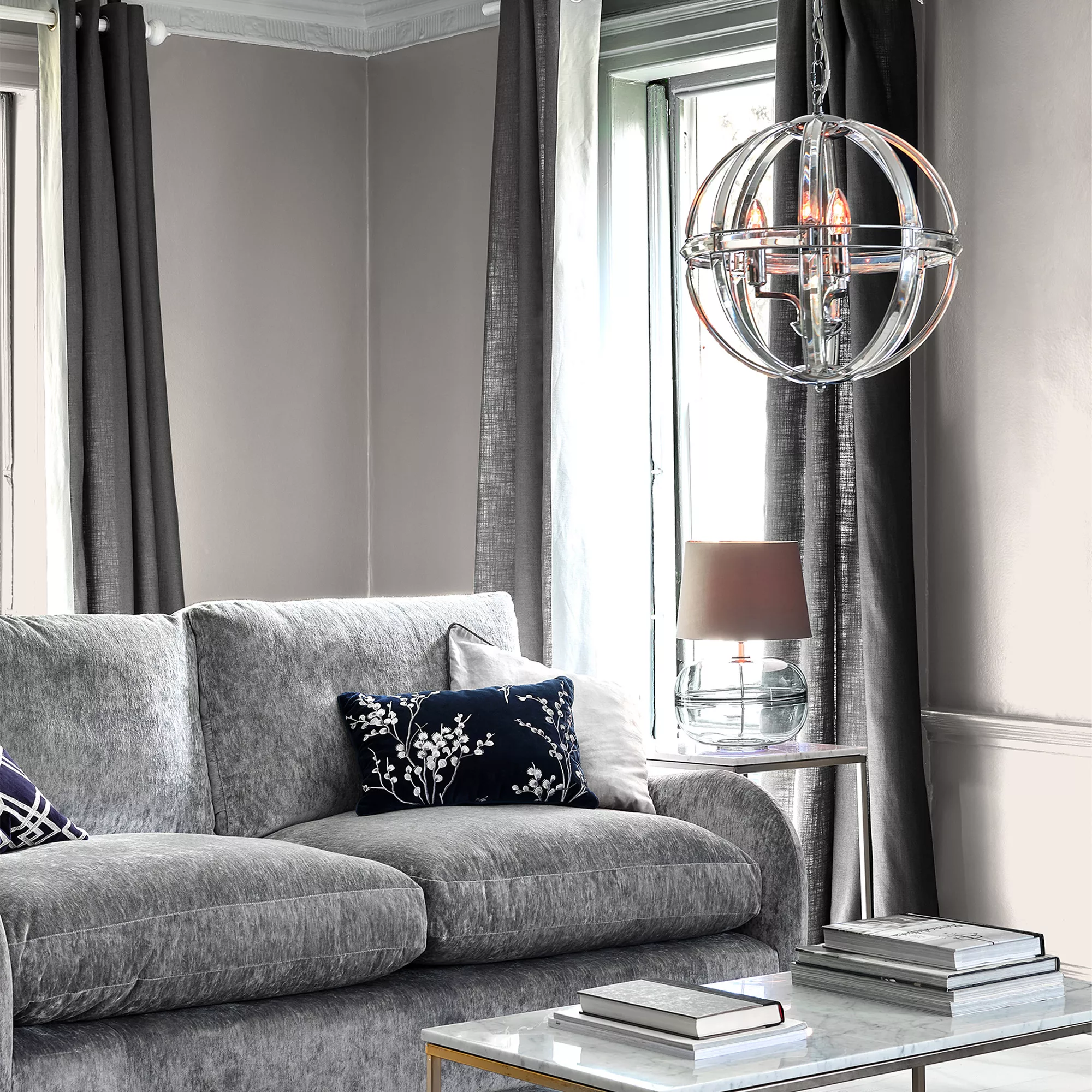 Laura Ashley Dove Grey Matt Emulsion Paint, 2.5L 5 Laura Ashley Dove Grey Matt Emulsion Paint, 2.5L - Image 3