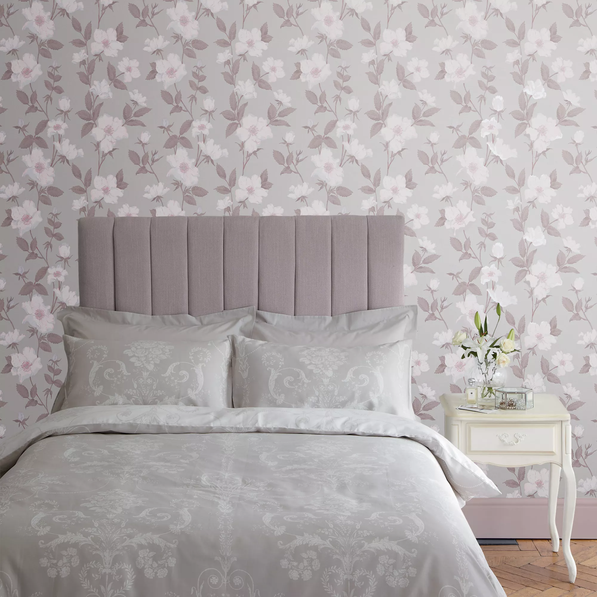 Laura Ashley Fleurir Sugared Violet Floral Smooth Wallpaper 6 Laura Ashley Fleurir Sugared Violet Floral Smooth Wallpaper - Image 4