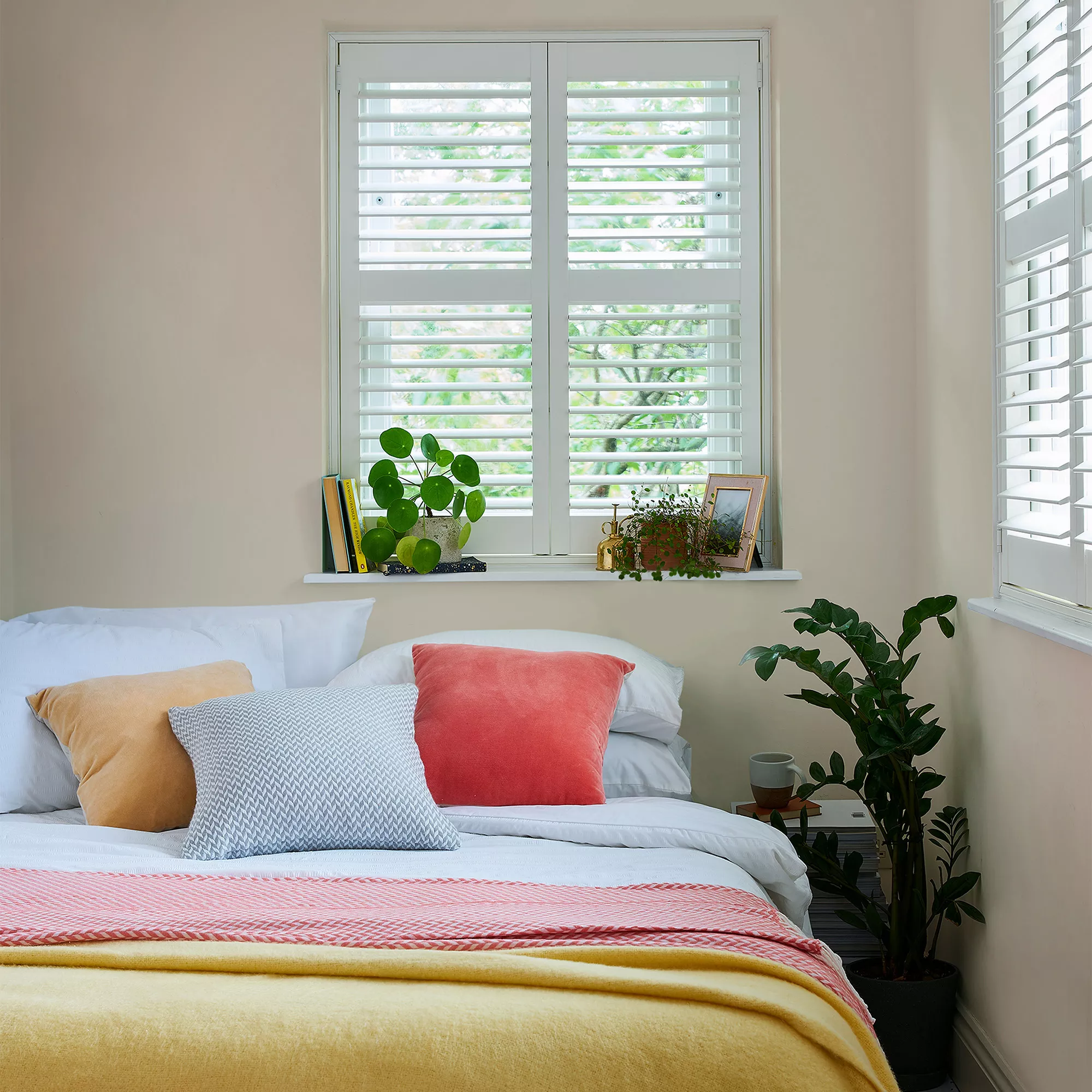 Laura Ashley Pale Twine Matt Emulsion Paint, 5L 7 Laura Ashley Pale Twine Matt Emulsion Paint, 5L - Image 5